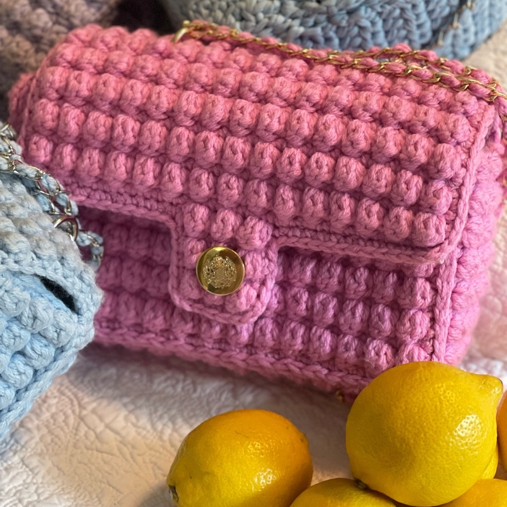 Ophelia Grey - Classica Pink 💗
A handmade work of art
6.5 X 10 X 3 inches